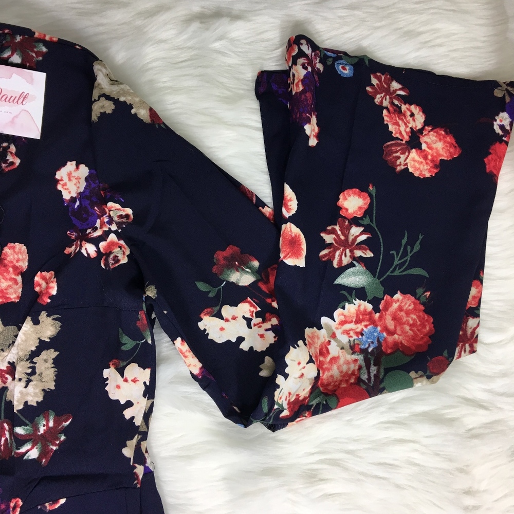 Last // Navy Open Back Floral Dress With Lace - Picture 3 of 6